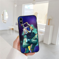 Coque iPhone Personnage Fortnite Casque Lapin Vert et Violet