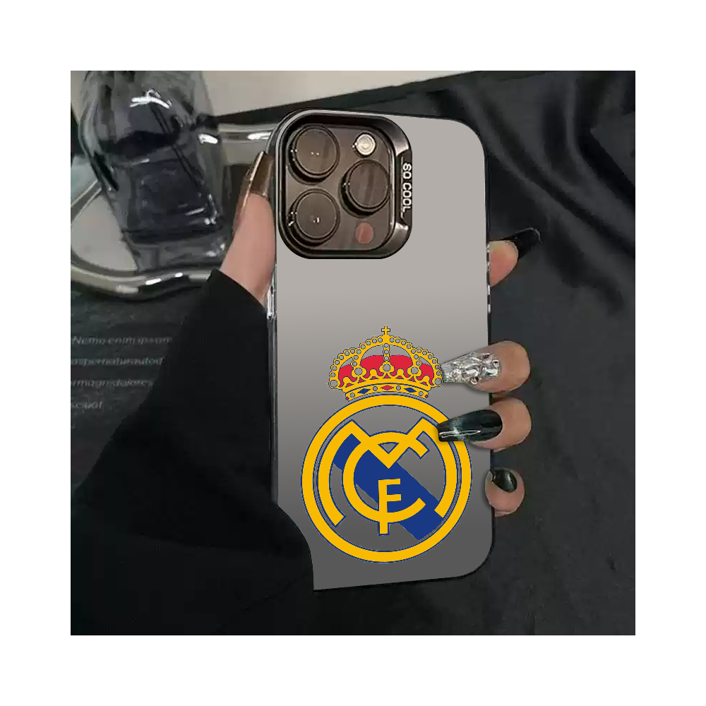 Coque iPhone 14 Pro Real Madrid : Affichez votre passion pour le football !