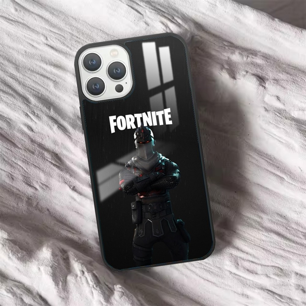 Coque iPhone 16 Pro Max Fortnite Chevalier Noir