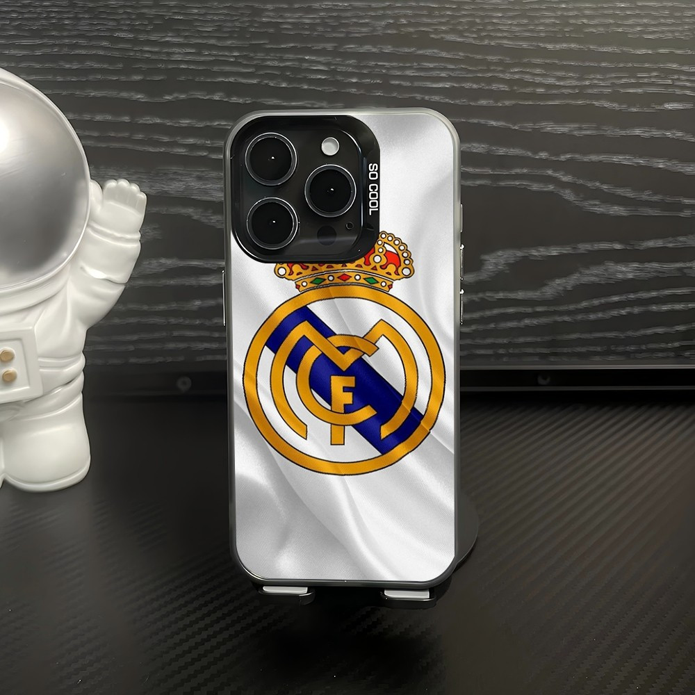 Coque iPhone 14 Pro Real Madrid - Affichez votre passion pour le foot !