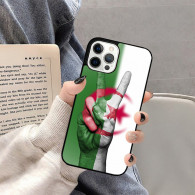 Coque iPhone 16 Pro Drapeau Algérie Main Signe de Paix